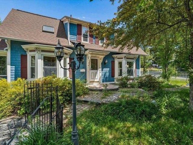 house with 5 bedroom, Manchester NH ES105558231