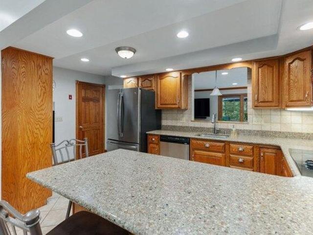 house with 5 bedroom, Mansfield MA ES105588495