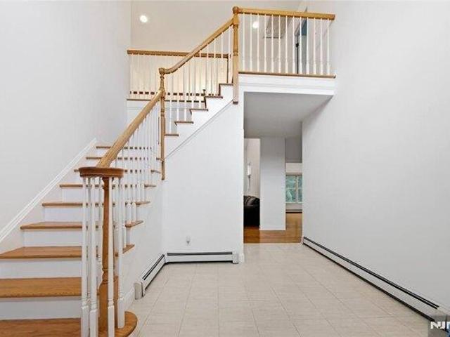 house with 5 bedroom, Mahwah NJ ES105536808