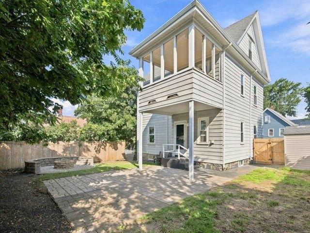 house with 5 bedroom, Malden MA ES105533348