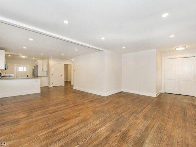 house with 5 bedroom, Maplewood NJ ES105293145