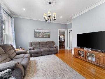house with 5 bedroom, Medford MA DS103434185