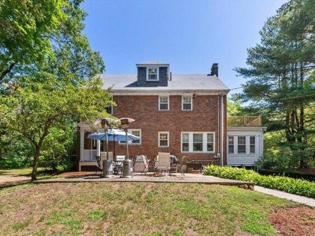 house with 5 bedroom, Medford MA ES105368959