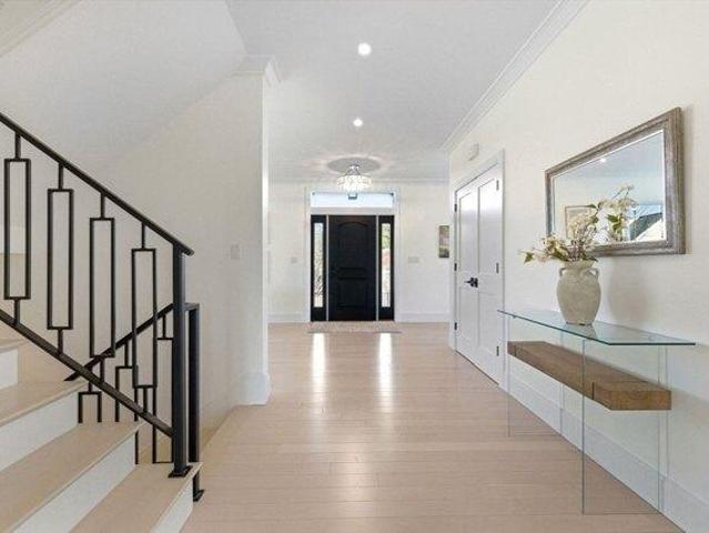 house with 5 bedroom, Melrose MA ES105384369
