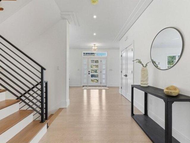 house with 5 bedroom, Melrose MA ES105587477