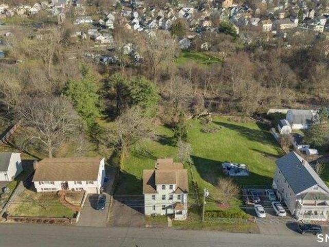 house with 5 bedroom, Meriden CT ES104539751
