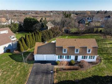 house with 5 bedroom, Middletown RI DS103440558