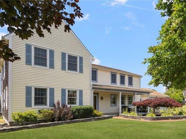 house with 5 bedroom, Middletown RI ES105400925