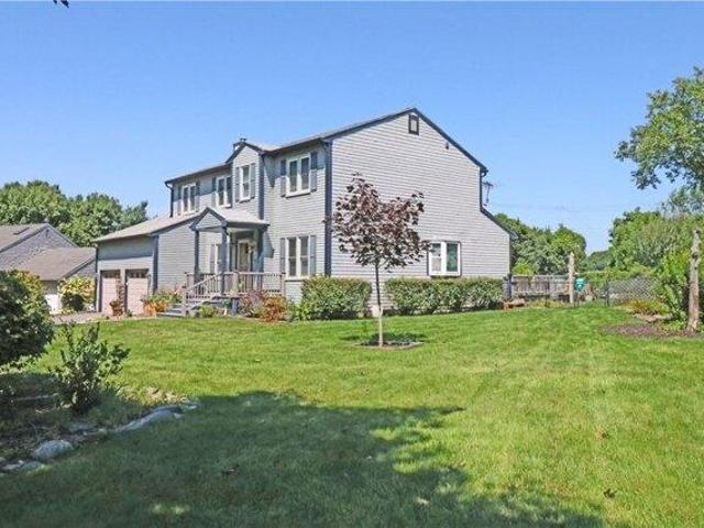 house with 5 bedroom, Middletown RI ES105441296