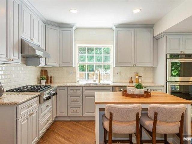 house with 5 bedroom, Millburn NJ ES105679394