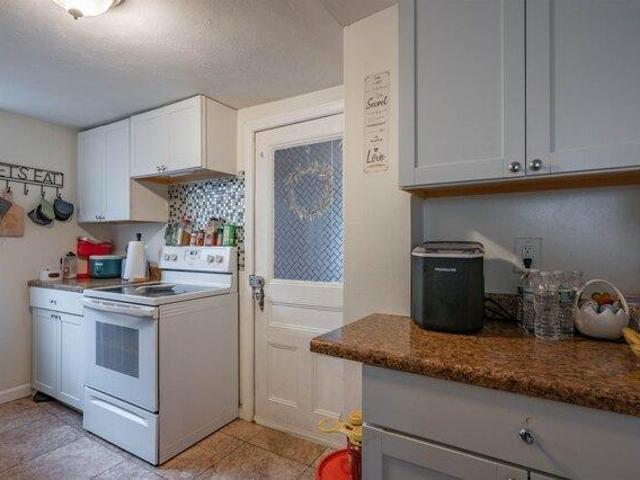house with 5 bedroom, Nashua NH ES105887873