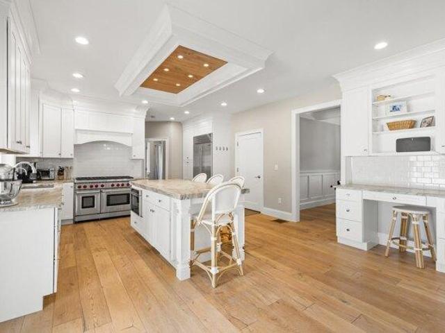 house with 5 bedroom, Natick MA ES105611655