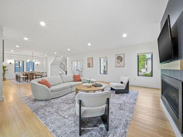 house with 5 bedroom, Newton MA ES105551689