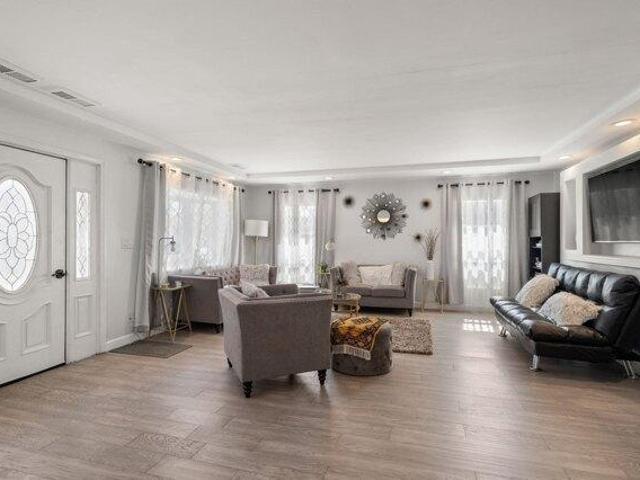 house with 5 bedroom, Newton MA ES105557834