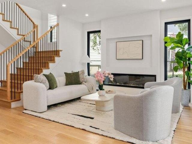 house with 5 bedroom, Newton MA ES105610017