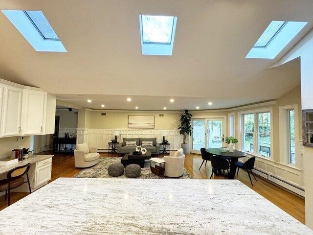 house with 5 bedroom, Newton MA ES105385192