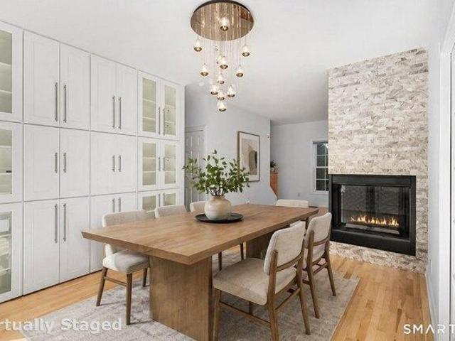 house with 5 bedroom, Newtown CT ES105497282