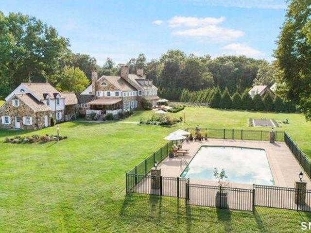 house with 5 bedroom, New Canaan CT ES105578389