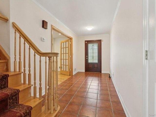 house with 5 bedroom, New City NY ES105293054