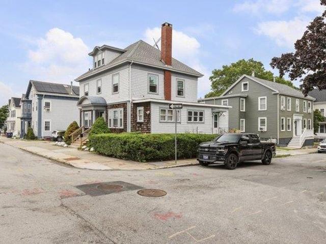 house with 5 bedroom, New Bedford MA ES105750999