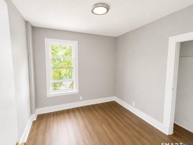 house with 5 bedroom, New Haven CT ES105549560