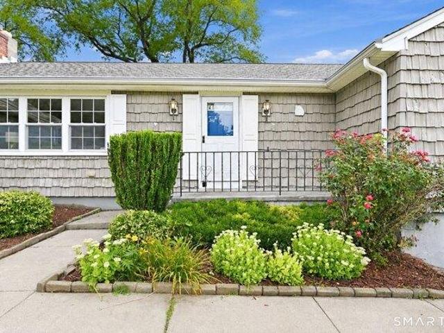house with 5 bedroom, New Haven CT ES105575782