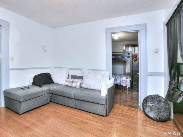 house with 5 bedroom, New Haven CT ES105612433
