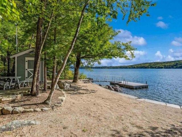 house with 5 bedroom, New London NH ES105415418