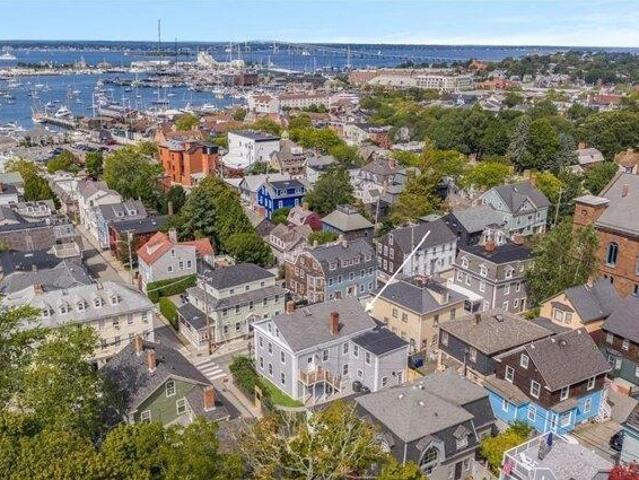 house with 5 bedroom, Newport RI ES105679136