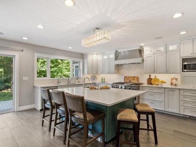house with 5 bedroom, North Andover MA ES105477176