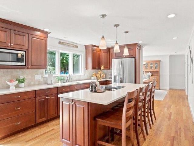 house with 5 bedroom, North Andover MA ES105558370