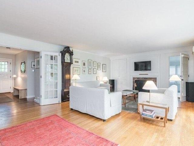 house with 5 bedroom, Northampton MA ES104511506