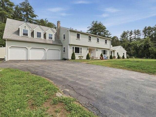 house with 5 bedroom, Northborough MA ES105400926