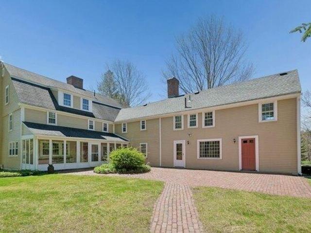 house with 5 bedroom, Northborough MA ES105352871