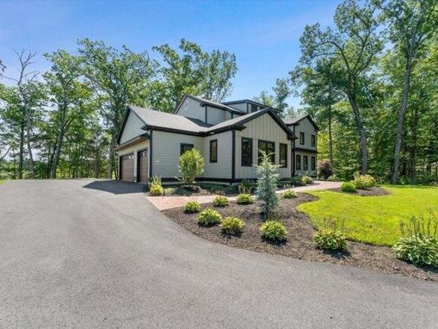 house with 5 bedroom, Northborough MA ES105383604