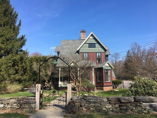 house with 5 bedroom, Northfield MA ES105317360