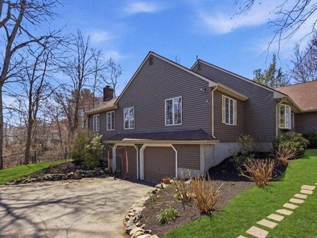 house with 5 bedroom, Norwood MA ES105475185