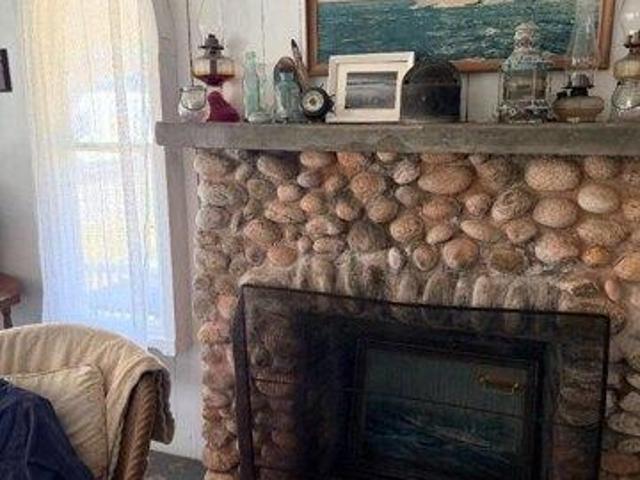 house with 5 bedroom, Oak Bluffs MA ES105613441