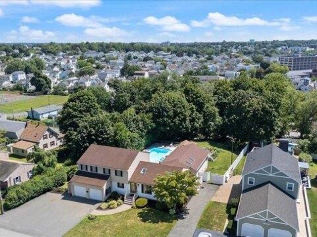 house with 5 bedroom, Peabody MA ES105495348