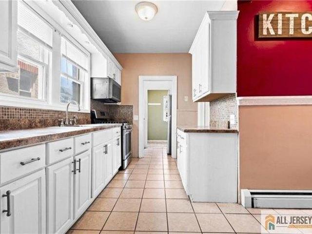 house with 5 bedroom, Perth Amboy NJ ES105277340