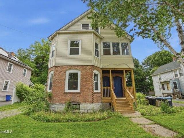 house with 5 bedroom, Pittsfield MA ES104604304