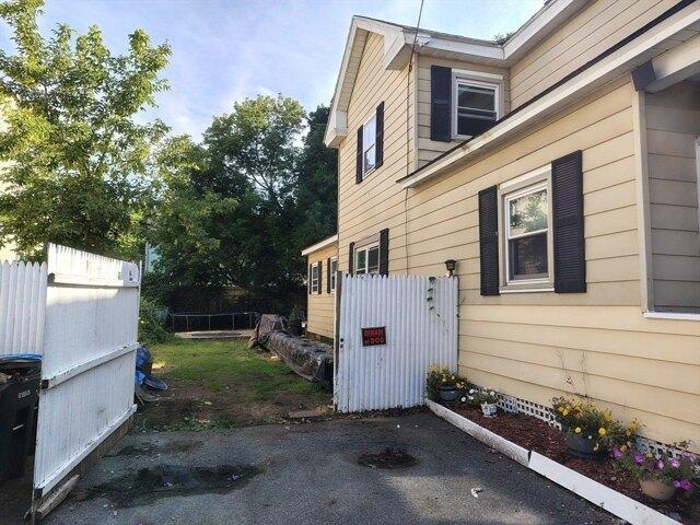 house with 5 bedroom, Pittsfield MA ES105258688