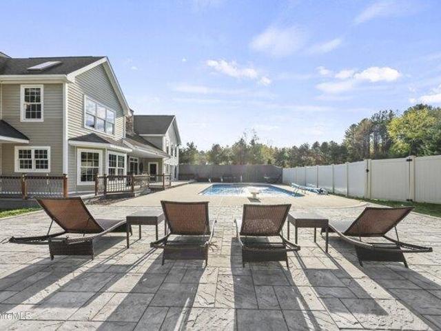 house with 5 bedroom, Pittsfield MA ES105386461