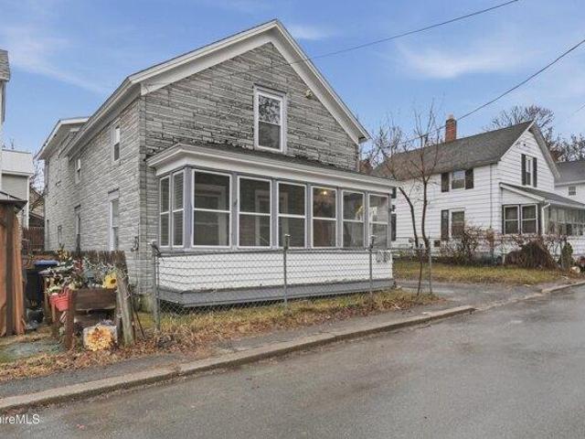 house with 5 bedroom, Pittsfield MA ES105426726