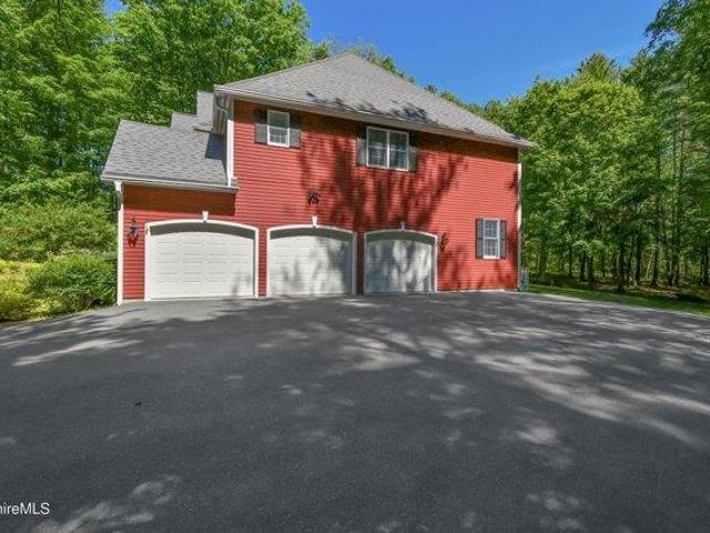 house with 5 bedroom, Pittsfield MA ES105493853