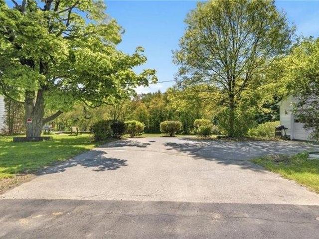 house with 5 bedroom, Pomfret CT ES104374015