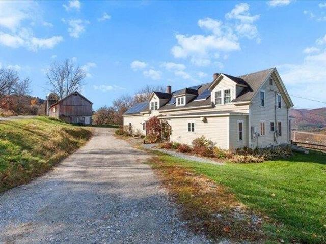 house with 5 bedroom, Pownal VT ES105536274