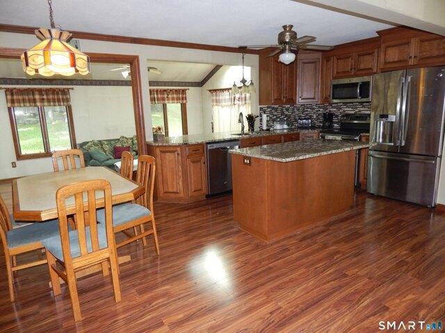 house with 5 bedroom, Plymouth CT ES105561672