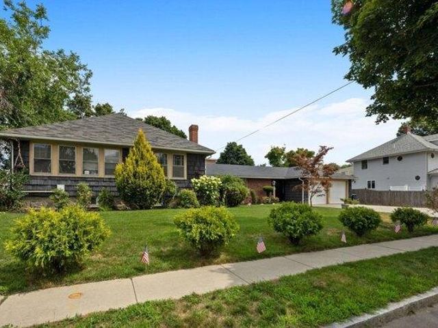 house with 5 bedroom, Quincy MA ES105511265