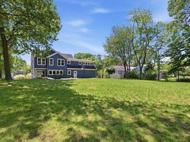 house with 5 bedroom, Reading MA ES105493164